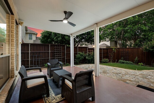 Building Photo - 1417 Cool Springs Dr