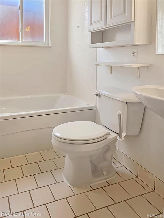 Building Photo - 8241 Clippert St