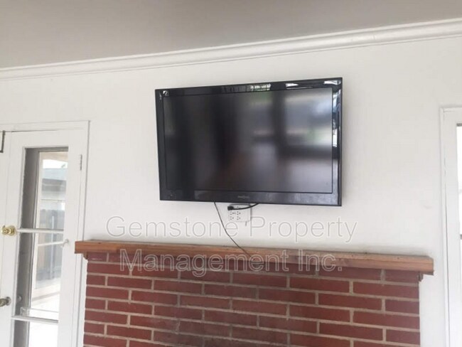 Building Photo - 4938 Art St