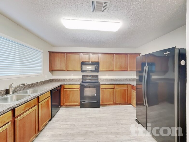 Building Photo - 172 Washington Way