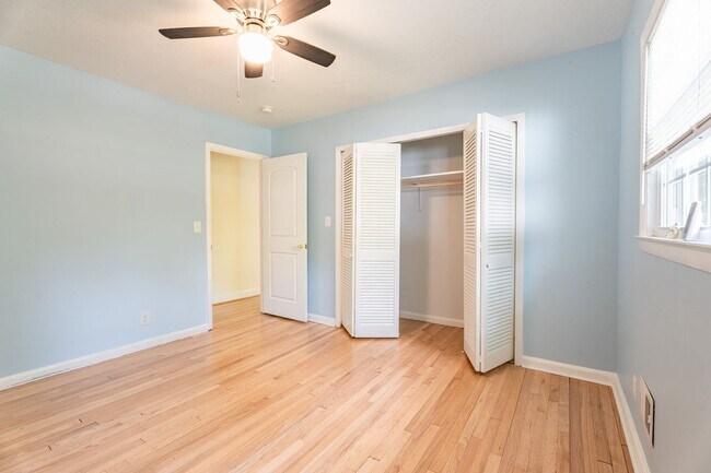 Building Photo - 607 3rd St Ext