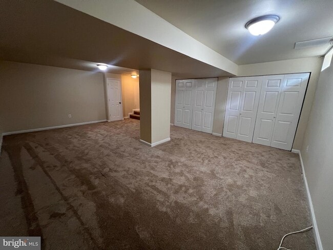 Building Photo - 13 Dinsdale Ct