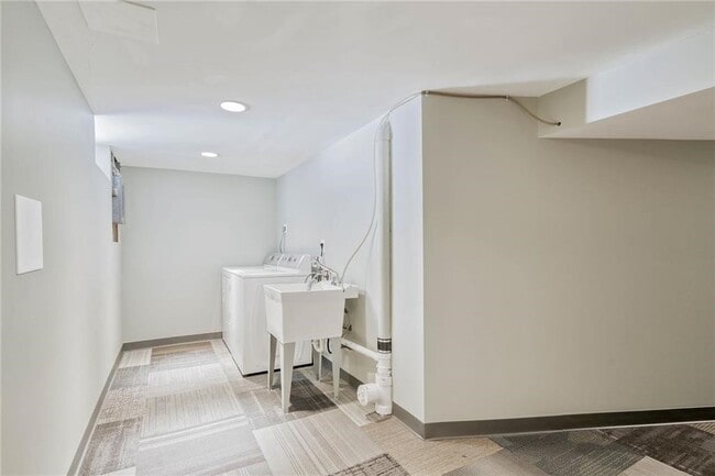 Building Photo - 7 Bramblewood Ln
