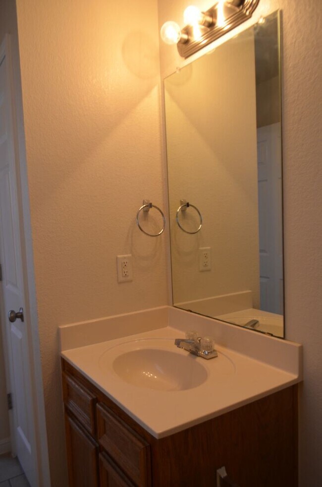 Building Photo - 2918 Starlight Dr