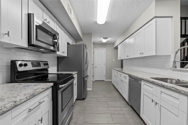 Building Photo - 59 Hideaway Dr