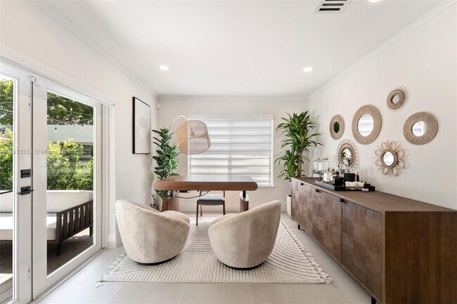 Building Photo - 45 Palermo Ave