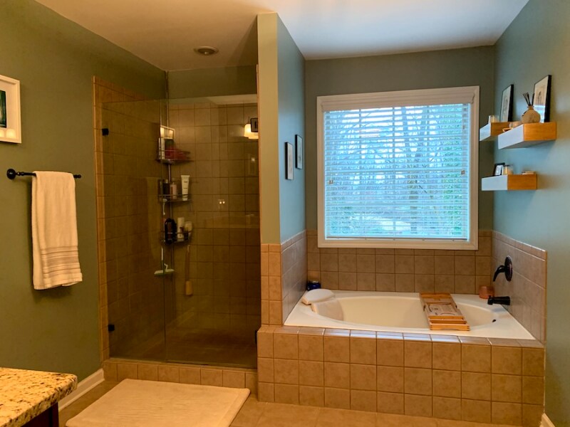 Building Photo - 1925 Gregory Run NE