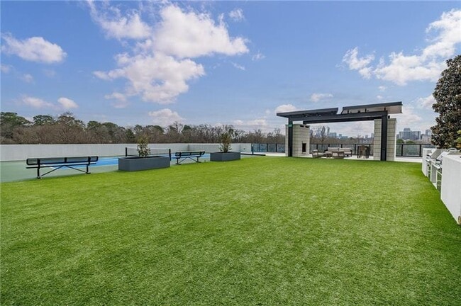 Building Photo - 2425 Peachtree Rd NE