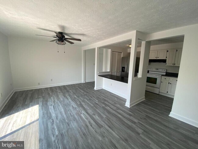 Building Photo - 3500 Lochearn Ct