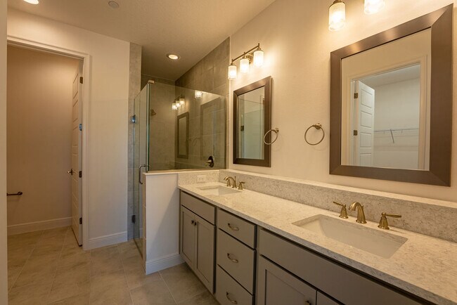 Building Photo - 9814 Bucklow Hill Dr