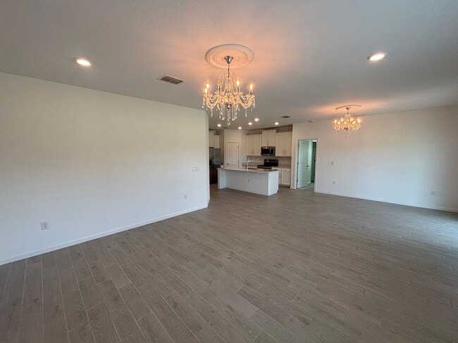 Building Photo - Stunning 3 Bedroom 2 Bath, Great Location! (Freedom Crossing Preserve)