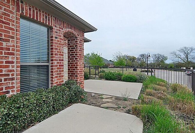 Building Photo - 5809 Antique Rose Trail