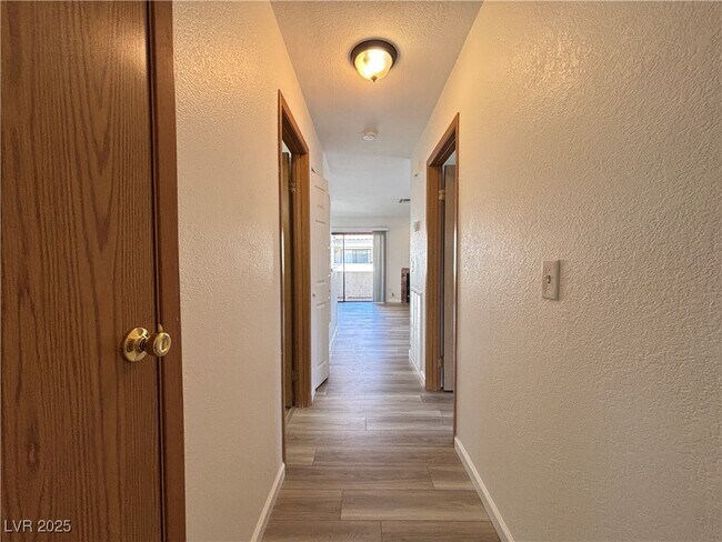 Building Photo - 1341 Del Mar St
