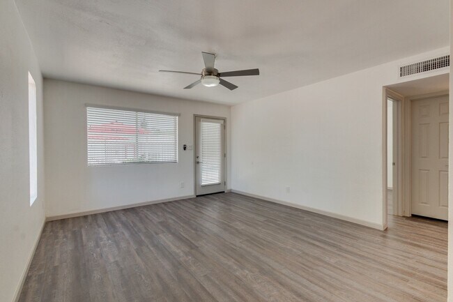 Building Photo - $0 First Month Rent! Remodeled 2 Bed Casita w/ Private Patio, W/D & Pool