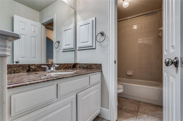 Building Photo - 6909 Medallion Dr