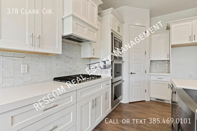 Building Photo - 378 Clark Cir