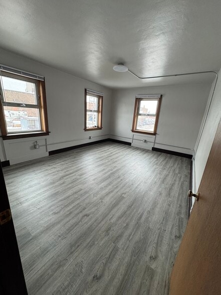 Building Photo - 814 Clinton St