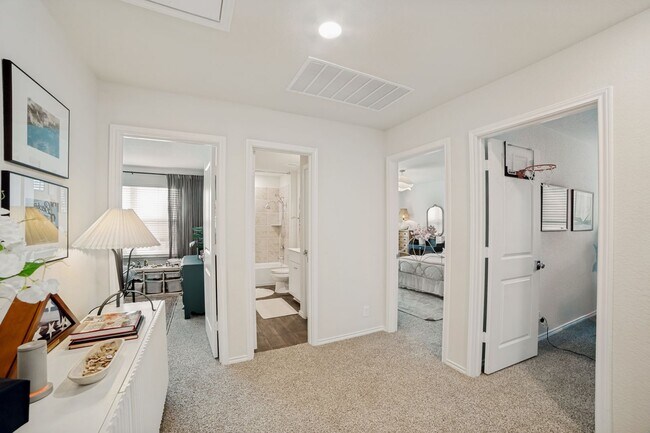 Building Photo - Beautiful 5-Bedroom Home in Riverstone at Westpointe