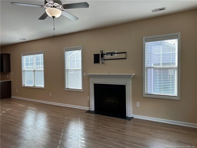 Building Photo - 2040 Stonewash Dr