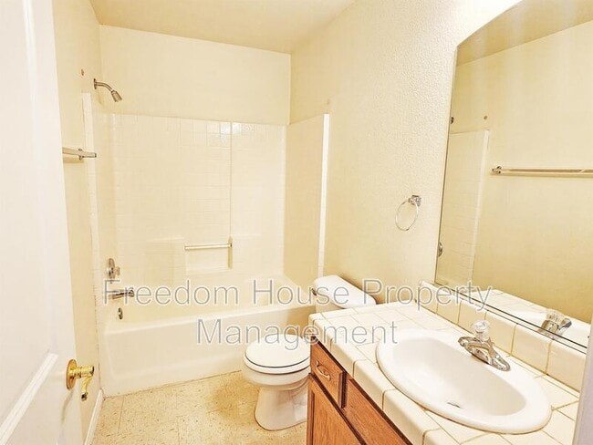 Building Photo - 1770 Pershing Ave