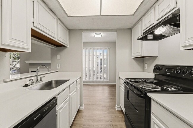 Building Photo - 3621 W Northgate Dr