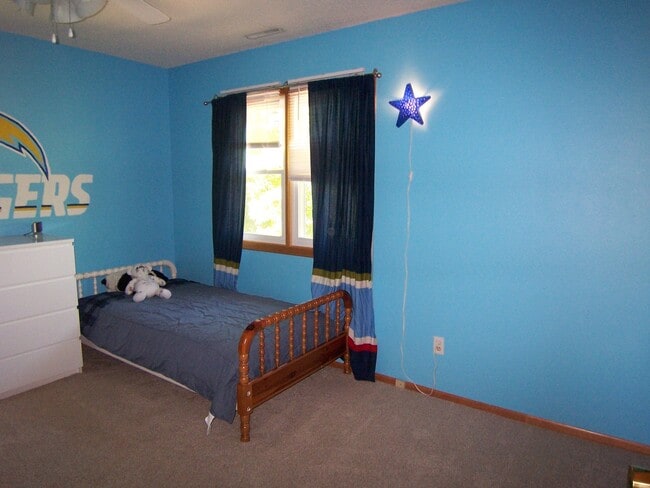 Building Photo - Available March 15! Beautiful 3 Bedroom Home in the Gilbert School District