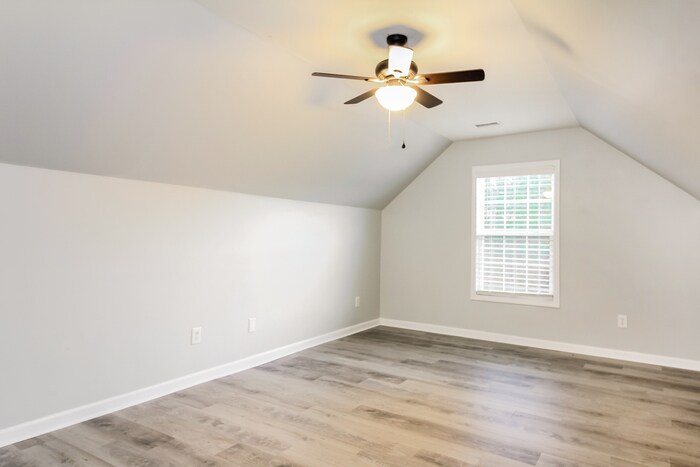 Building Photo - 4709 Farm Lake Dr