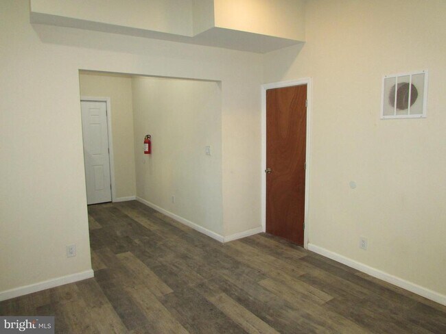 Building Photo - 20 Pine St