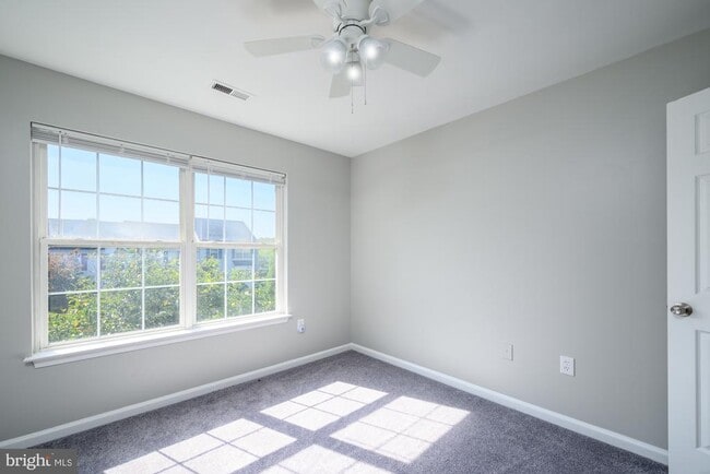 Building Photo - 105 Brenwick Ct