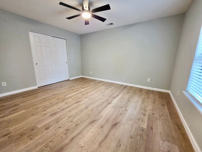 Building Photo - Charming 3 bedroom with fenced in yard - Tall Pines - Ladson