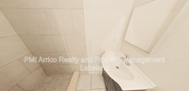 Building Photo - 507 Twin Pines Ln