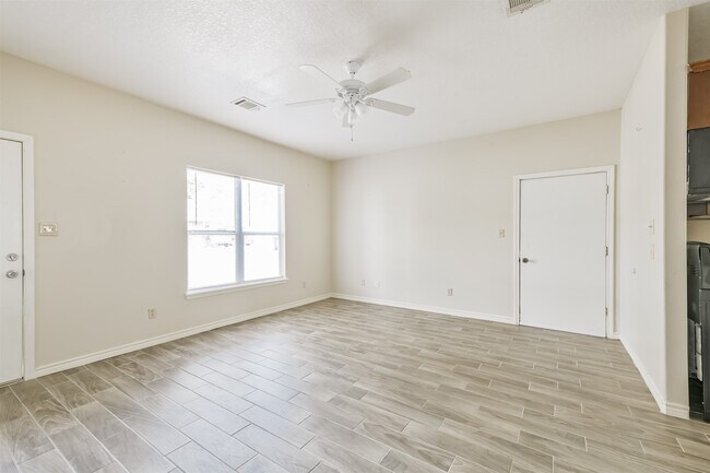 Building Photo - 16913 W Juneau St