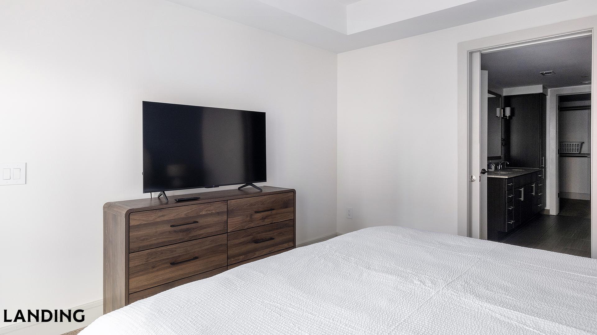 Building Photo - 777 Preston St