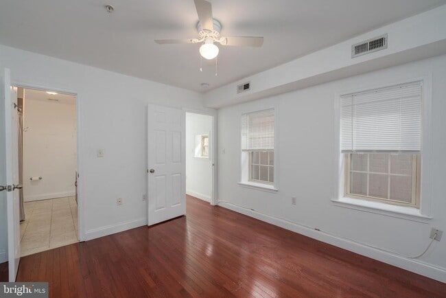 Building Photo - 838 S Bond St