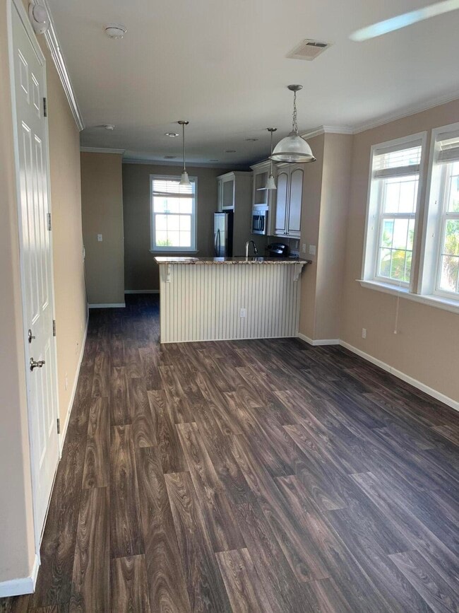 Building Photo - 28508 Channel View Dr