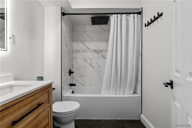 Building Photo - 641 Forest