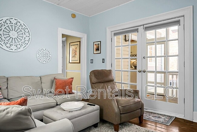 Building Photo - 6 Wentworth St