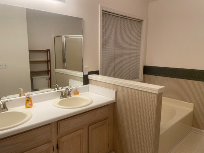 Building Photo - 306 Westchester Way