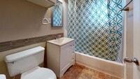 Building Photo - Large Bremerton Duplex Unit Available for ...