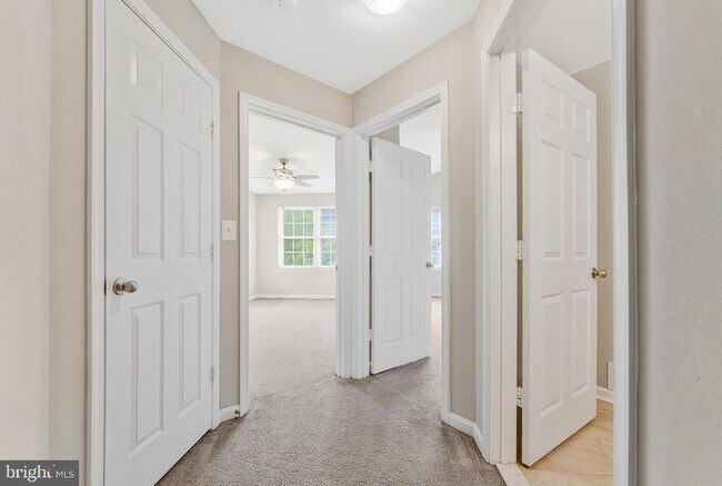 Building Photo - 12877 Fair Briar Ln