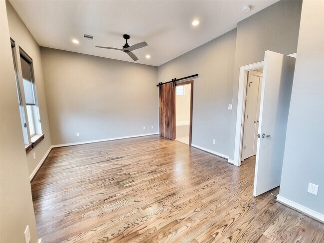 Building Photo - 1324 Delano St