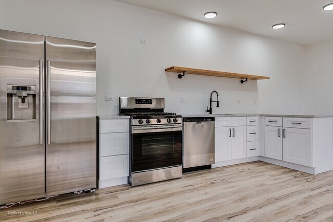 Building Photo - 1123 N Mozart St