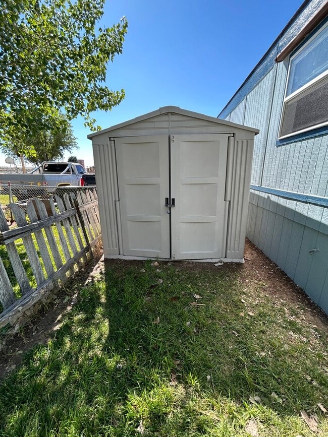 Building Photo - 3 Bed 2 Bath Mobile Home W/ Many Amenities...