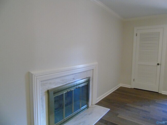 Building Photo - 3317 Lookout Dr SE