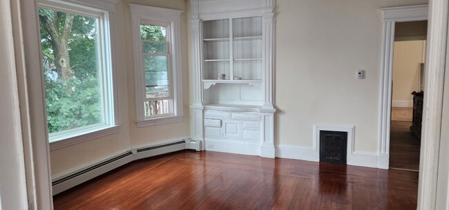 Building Photo - 2 Reservoir Ter