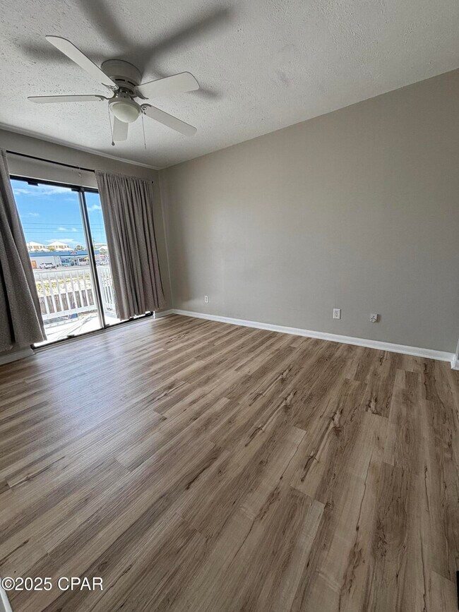 Building Photo - 8003 Beach Dr
