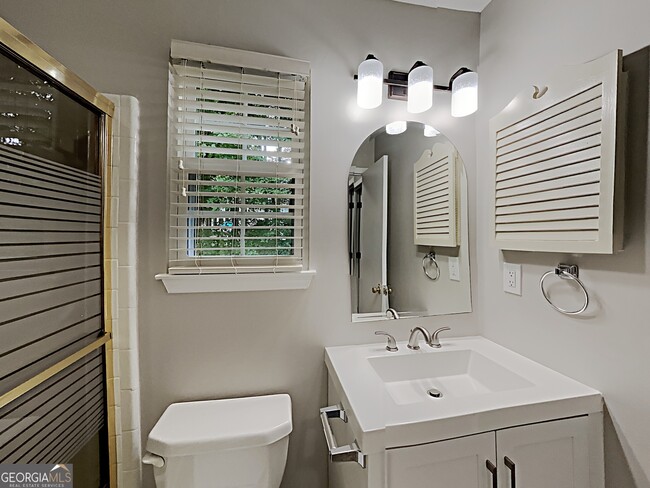 Building Photo - 800 Crab Orchard Dr