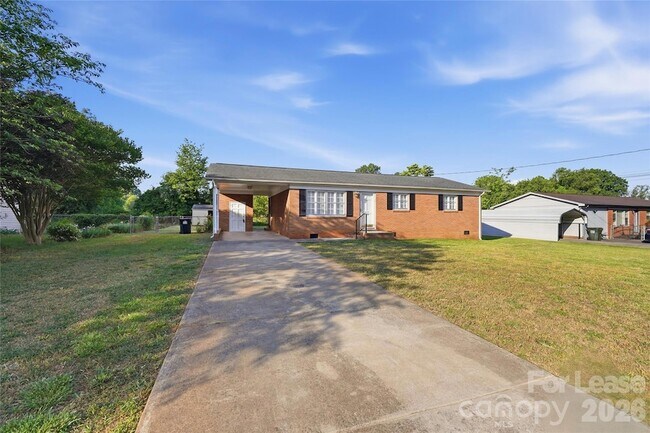 Building Photo - 1019 Carmel Dr