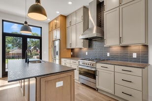 Building Photo - 671 E 16th St