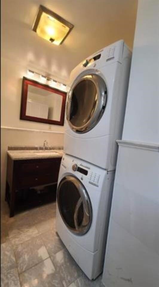 Building Photo - 476 Gregory Ave